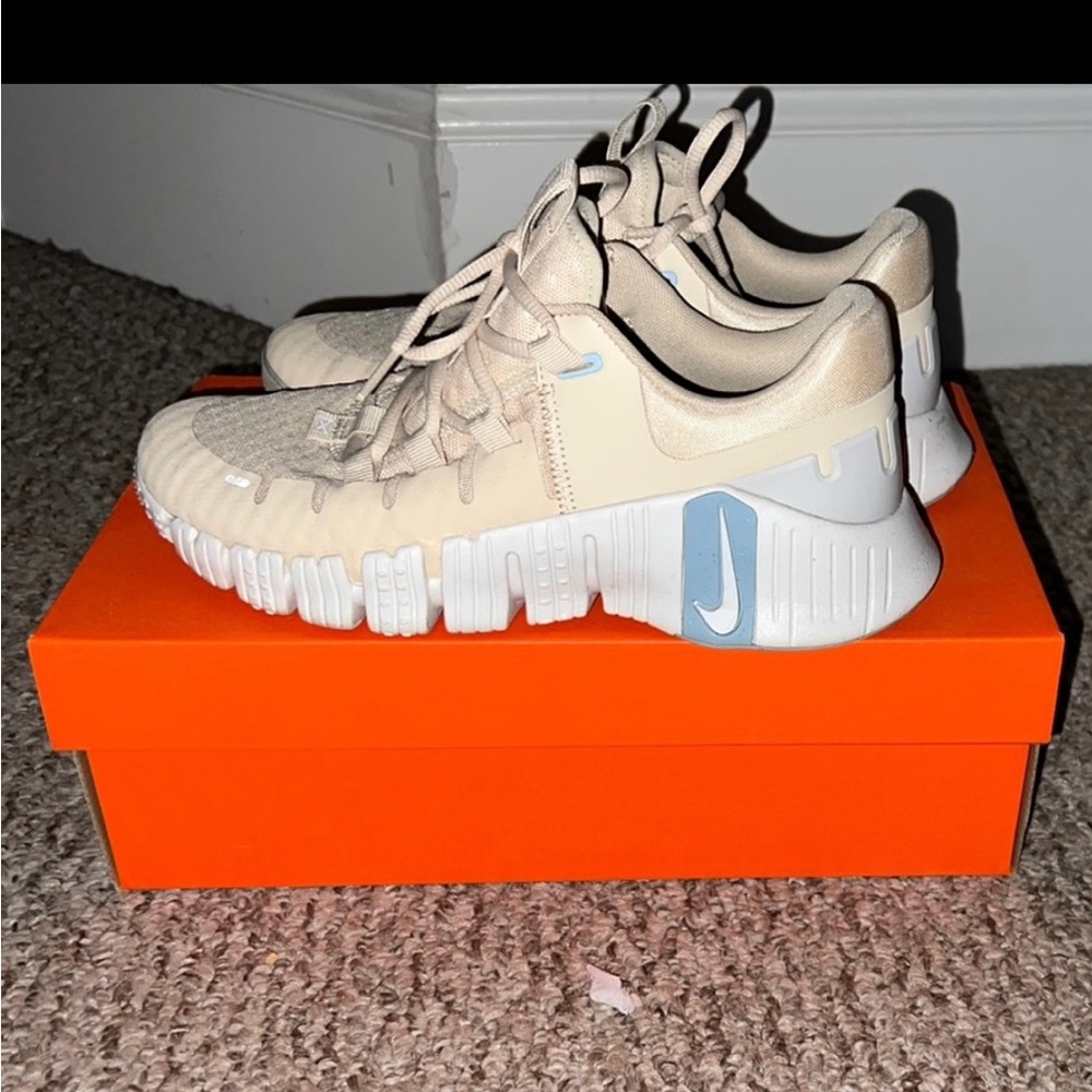 Nike Women's Cream and Blue Sneakers